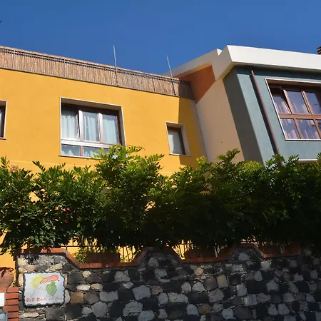 Betulla Dell'etna ベッド・アンド・ブレックファスト 3*